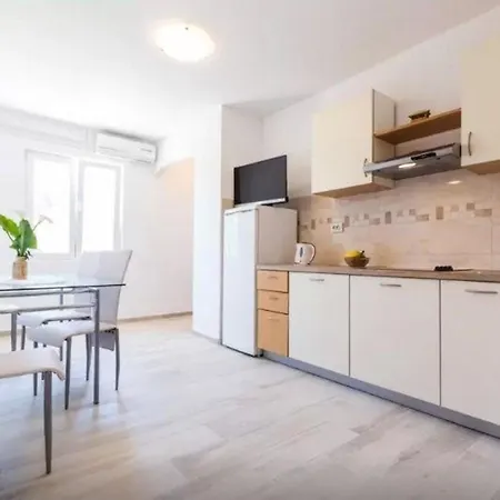 Apartment Modernes In Mit Privatem Parkplatz Bibinje